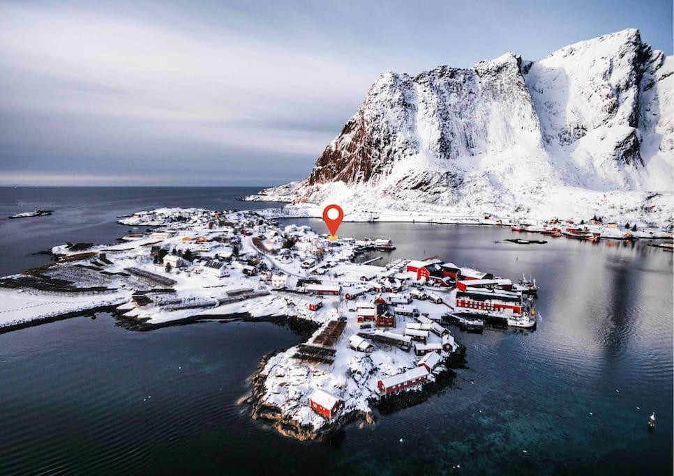 Reine Front View - Mountain & Seaview Villa Exterior photo