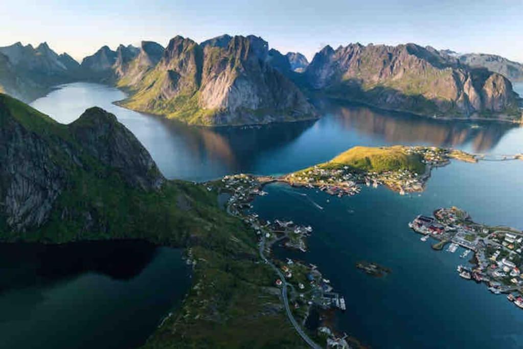 Reine Front View - Mountain & Seaview Villa Exterior photo